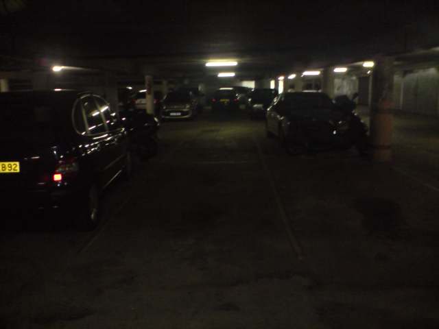 LOUE PLACE DE PARKING