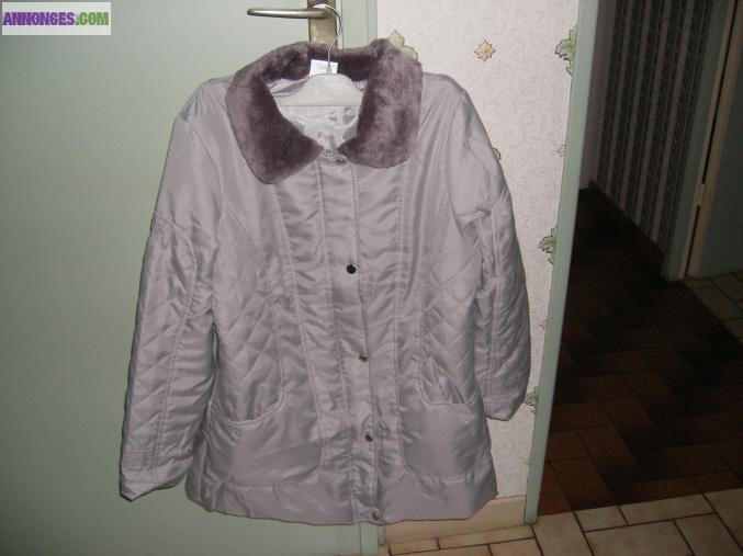 PARKA GRIS CLAIR COL FOURRURE T 42/44 NEUF