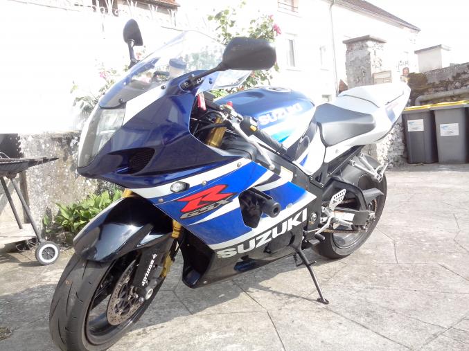 GSXR 1000 2003 faible km très bonne état 