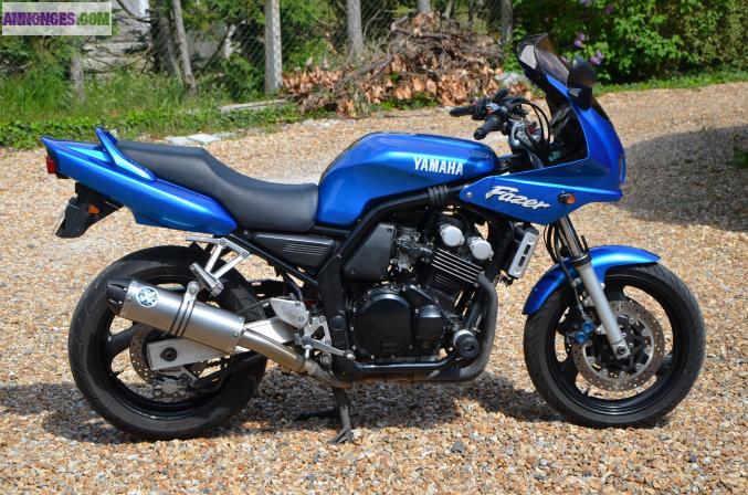 YAMAHA 600 FZS FAZER 95 ch 2001 parfait etat