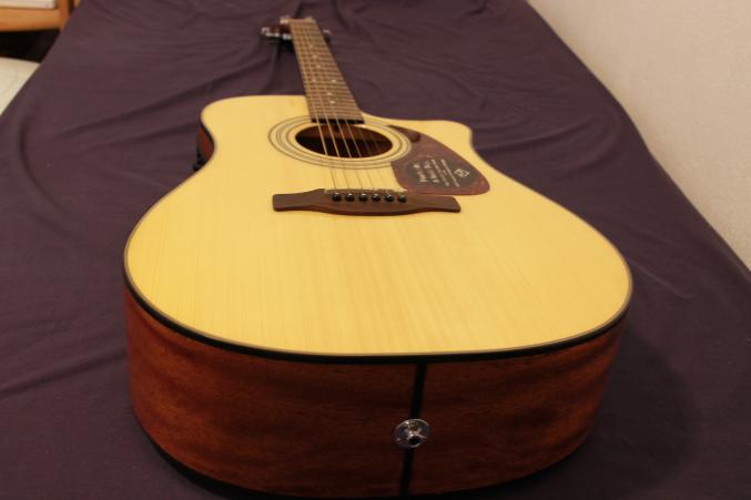 Guitar Acoustique Fender CD-140-SCE en bon état