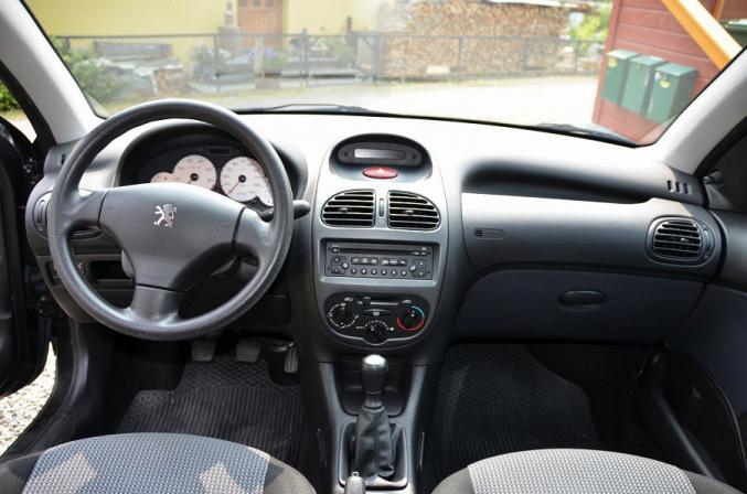 Peugeot  206 1.9d noir métallisé 5cv