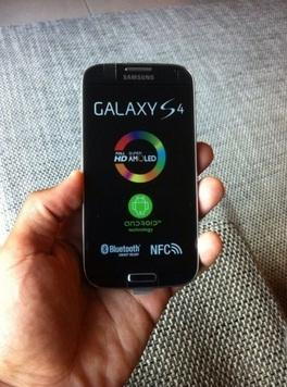 Samsung galaxy S4 Neuf debloque facture