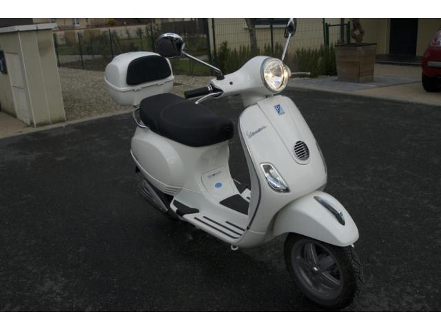 Superbe Piaggio Vespa 125 lx 4t Unique couleur