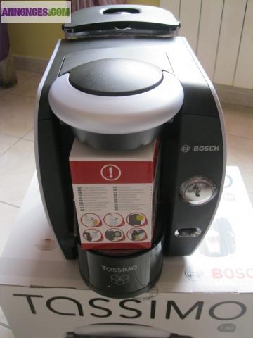 Tassimo T40 NEUVE Noire + 20 euros Cadeau en boutique.