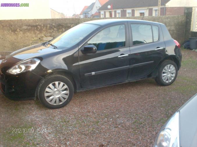 Clio noir metallise