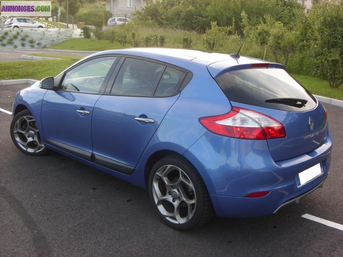 Renault Mégane III Berline GT dCi 160 Bleu Malte