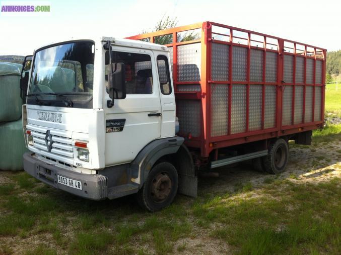 Camion betaillère renault