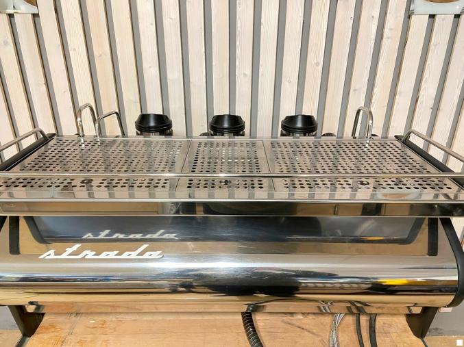 La Marzocco Strada AV