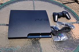 Ps3 slim 320Go + jeux + 3 manettes (Burn incluse)