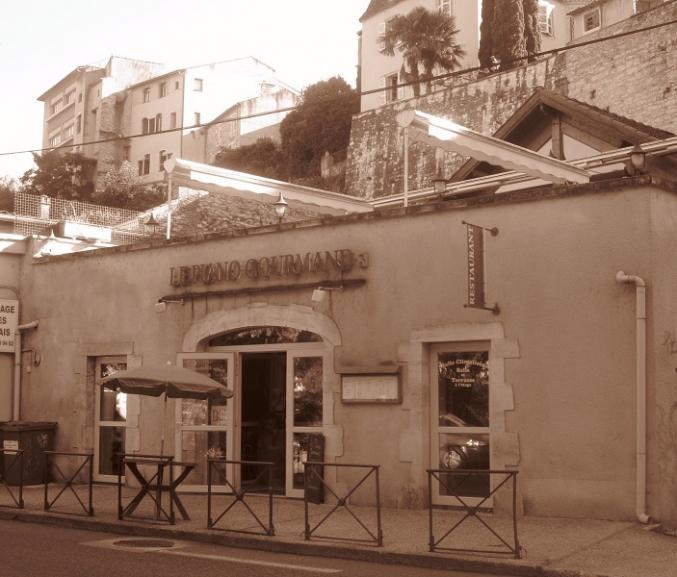 Fond de commerce: Restaurant avec vue sur le Lot