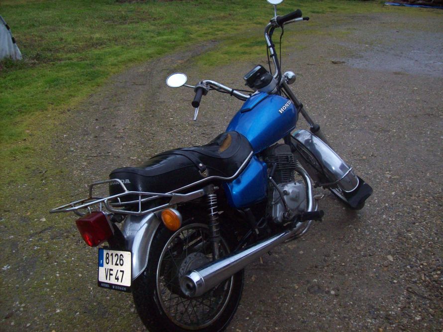 Belle moto Honda 125c