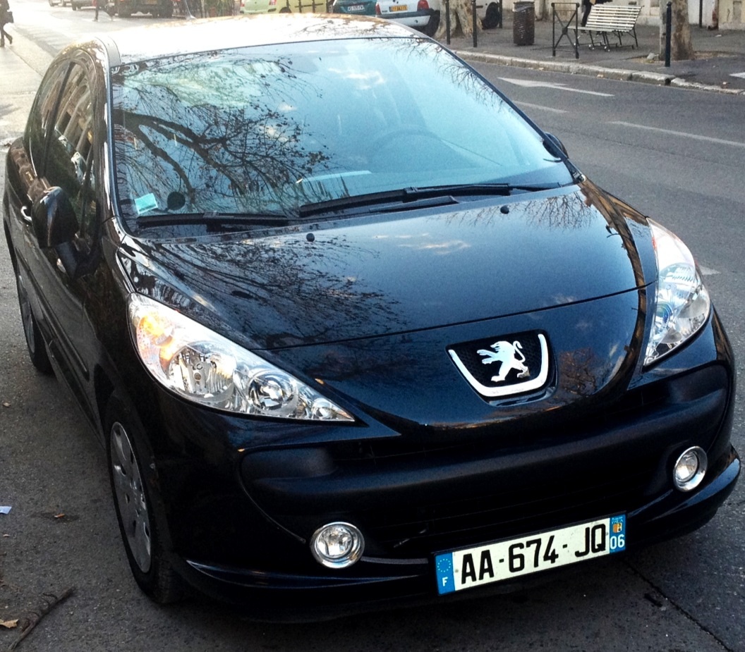 Peugeot 207 hdi 90 cv noire