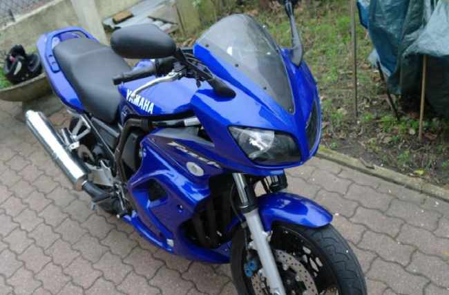 Moto Yamaha Fazer FZS 600