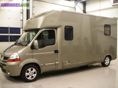 Camion vl bétaillere 2 chevaux renault master 2.5 dci