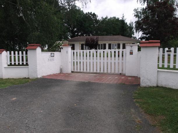 Saint-Sulpice-de-Pommiers - Chambre d'hôtes à la campagne