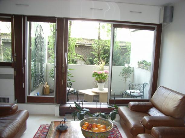 Paris - Chambre avec balcon sur jardin