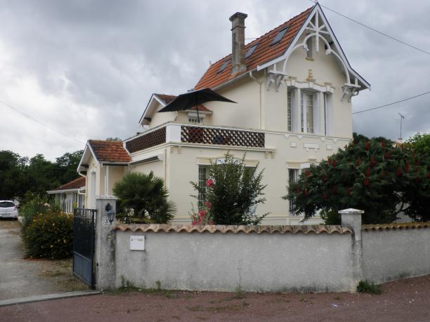 Saint-Christoly-de-Blaye - L" orée des vignes