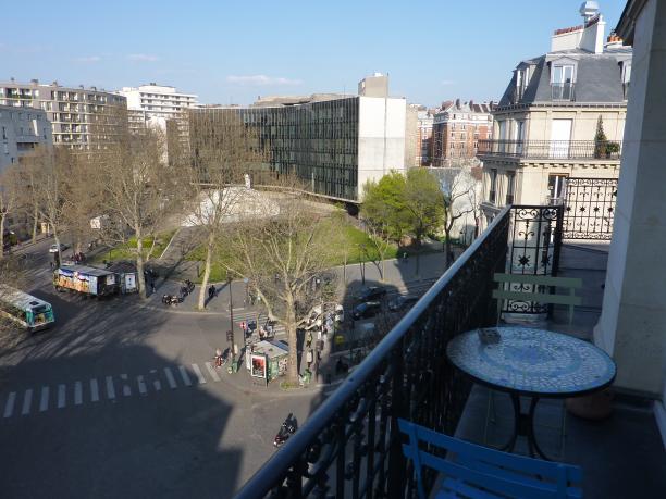 Paris - Famille de 4/5 p, lumière et balcon