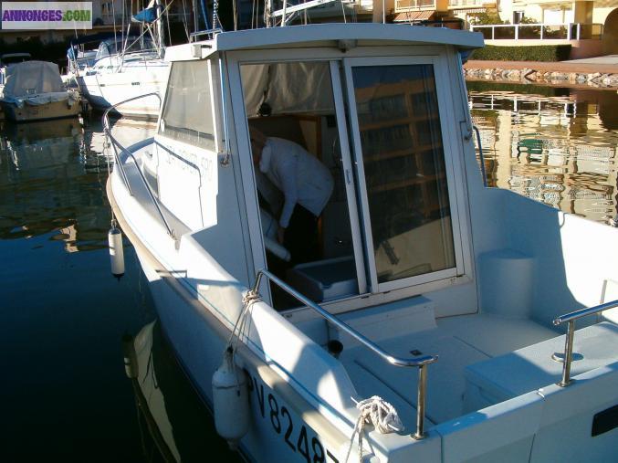 BATEAU TIMONIER  PÊCHE PROMENADE