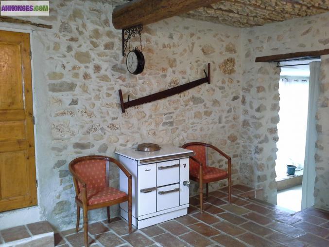 A vendre maison de caractère provençale dans charmant village à 10mn de nimes