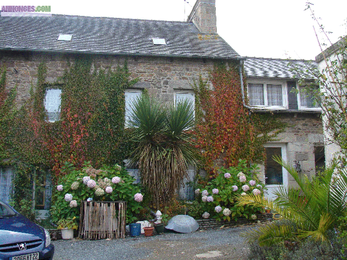 Grande maison en pierres centre ville PLOUHA