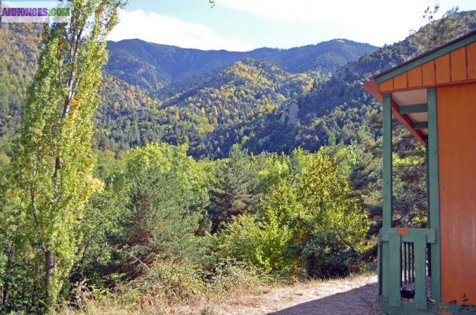 Chalets et mobil homes dans un camping en pleine nature entre PERPIGNAN et ANDORRE