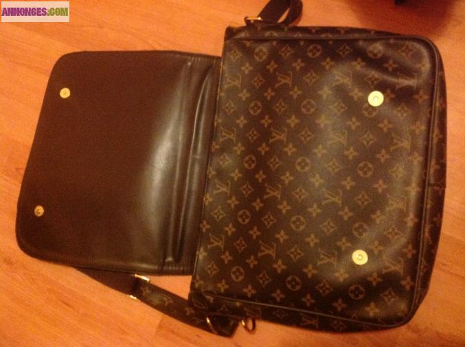 Sacoche louis Vuitton Homme