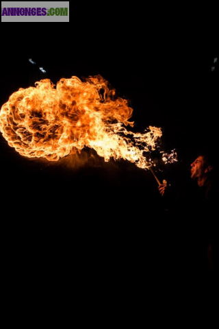 Cracheur, jongleur  de feu, acrobaties quad