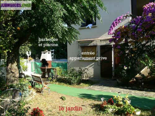 Appartement privé pour 6 au rdc d'une villa piscine bbc jardin clos