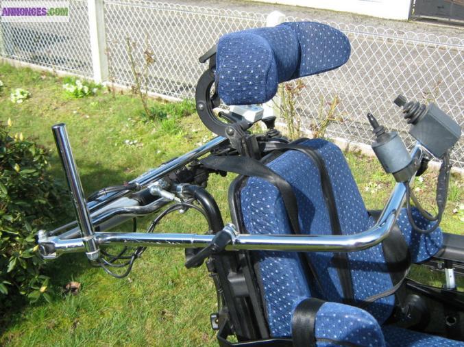 Fauteuil électrique pour personne handicapé