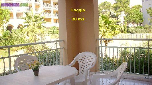 T4 75 m2 8 couchages bord mer Centre ville Saint Aygulf 83370