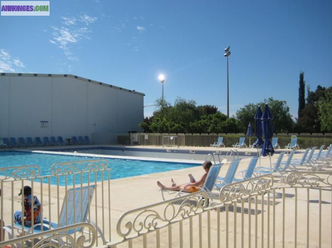 à 700 métres de la plage t2 meublé