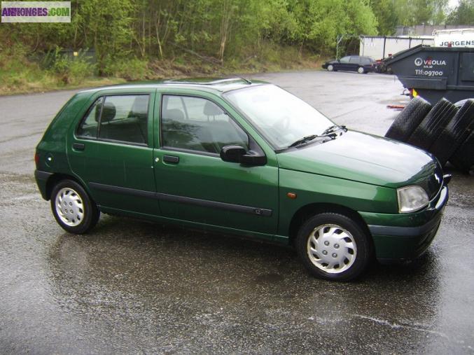 Renault Clio 1.2 8v en très bon état