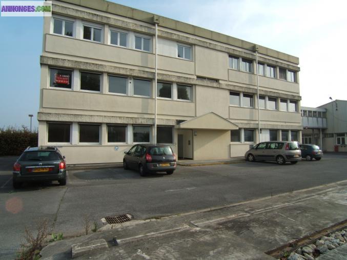 BUREAUX 162m² A LOUER