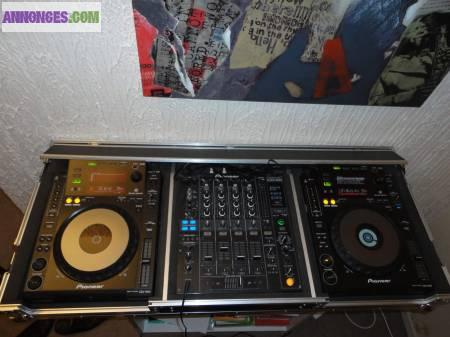 2 pioneer CDJ 900 neuves + 2 flight case pioneer dj pro2