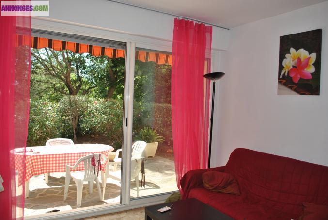 LOUE APPARTEMENT DE 46 M2 AVEC JARDIN A ST RAPHAEL/ BOULOURIS