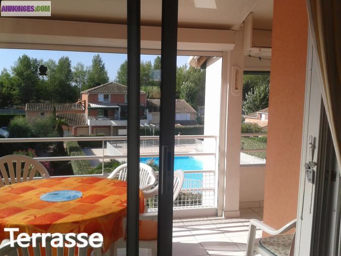 Location vacances joli 3 pièces+terrasse couvertre,vue sur piscine