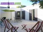 Jeune couple loue superbe villa - Miniature